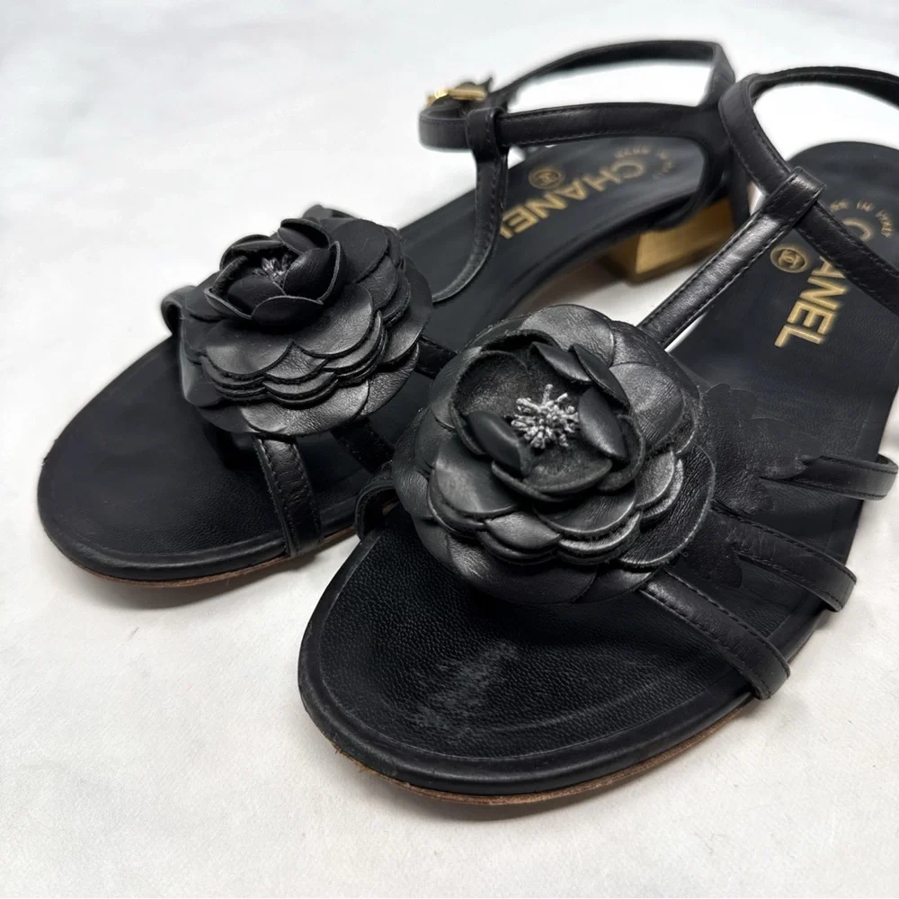 CHANEL Vintage Y2K Camellia Flower Leather Strappy Block Heel Sandal Shoes Black